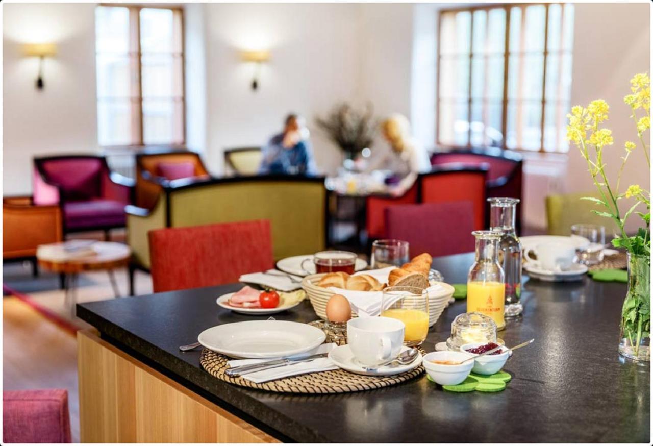 Marktl Hotel Zum Glockenturm מראה חיצוני תמונה